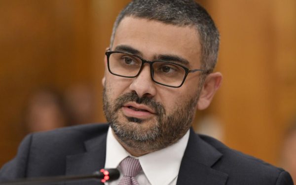 Manole: Închiderea companiilor de stat riscă o criză socială. „Sărăcia se propagă”