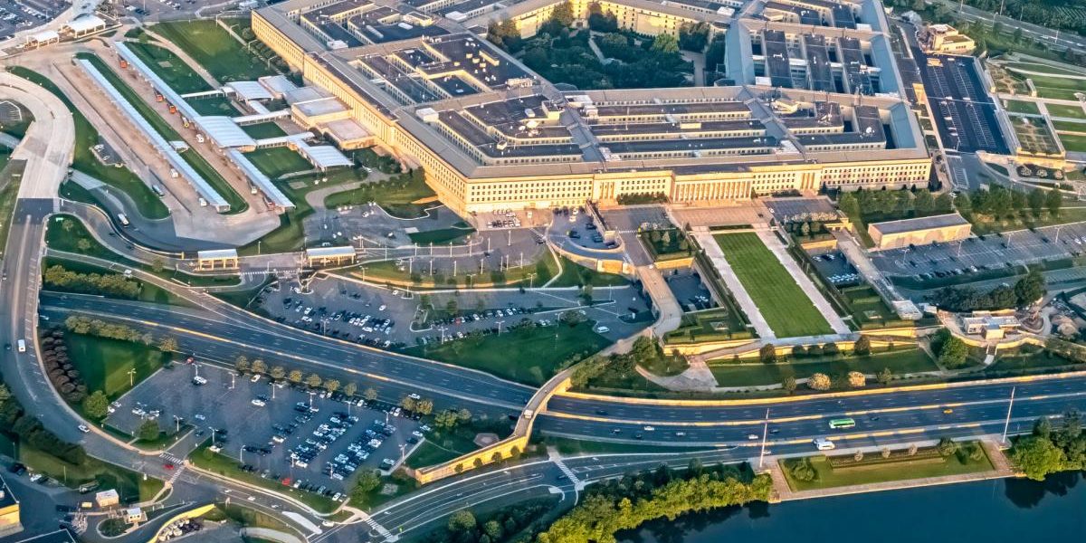 Ford și General Motors, chemate de Pentagon: Arme mai ieftine și rapide