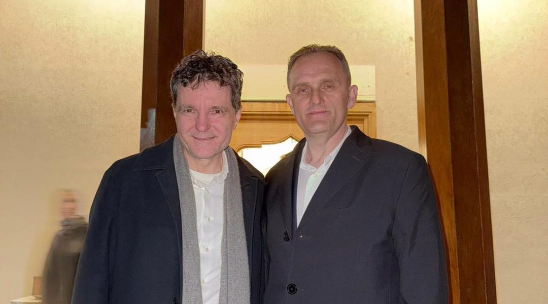 Nicușor Dan, vizită-surpriză la mănăstire: S-a fotografiat cu un lider PSD