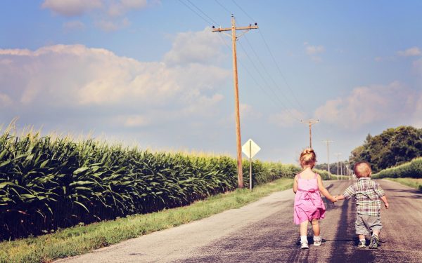 Frați și surori din România, o zi dedicată legăturilor de familie