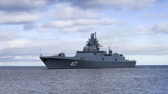 Un atac cu drone asupra portului Novorossiisk, din Marea Neagră, a vizat o fregată rusă echipată cu capacități de lansare a rachetelor de croazieră și antiaeriene, potrivit anunțului făcut de comandantul Forțelor de drone ale armatei ucrainene, Robert Brovdi