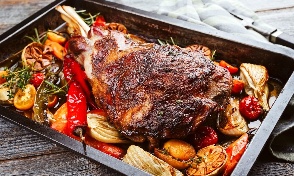 Marinată perfectă pentru miel: friptura care se topește în gură!