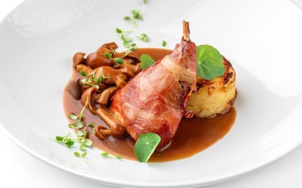 Friptură de iepure, deliciul necunoscut: O alternativă la miel, gustoasă și sănătoasă