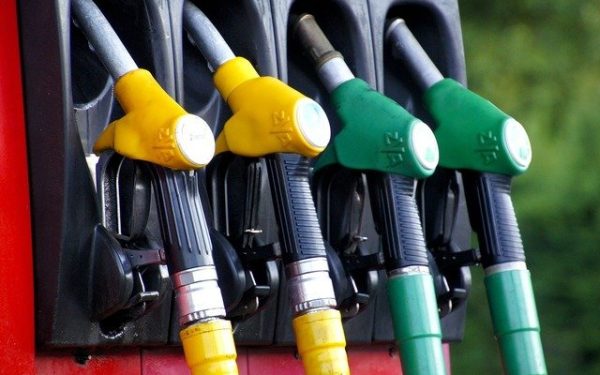 Motorina se ieftinește spectaculos: sub 9,5 lei/litru în benzinării, benzina la 8,72 lei