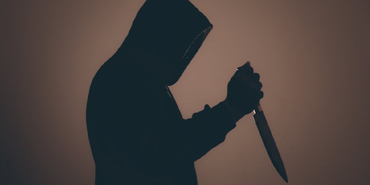 Angajată din Galați, amenințată cu cuțitul la o sală de jocuri. Poliția caută agresorul