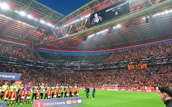 Onoruri regale pentru Mircea Lucescu la Istanbul