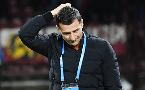 Costel Gâlcă, antrenorul echipei Rapid, a făcut o declarație prin care încearcă să calmeze atmosfera tensionată dintre fanii giuleșteni, după incidentele generate de suporterii la finalul meciului cu U Cluj