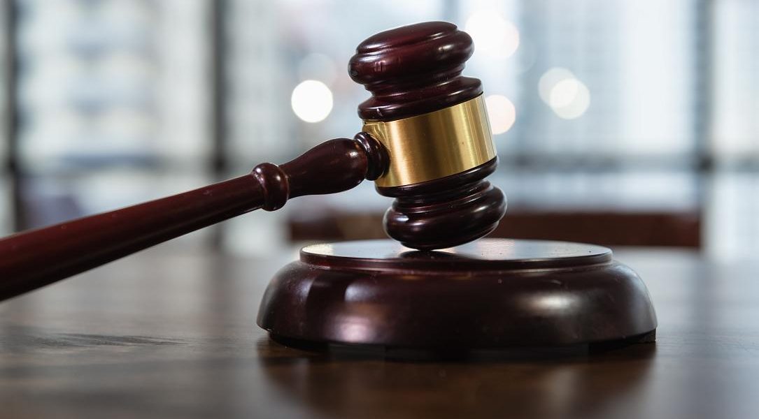 Președintele anunță referendum pentru magistrați: Justiția, luată la ochi