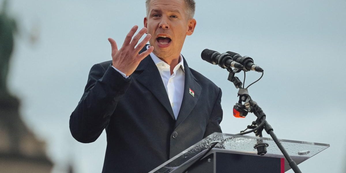 MAȘTILE lui George Simion: Peter Magyar dezvăluie trădarea lui Orban în Transilvania