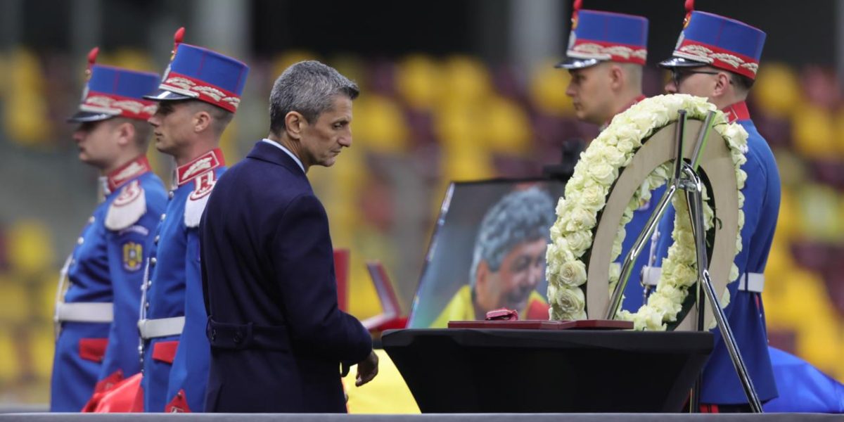 Vineri, 10 aprilie 2026, legenda fotbalului românesc, Mircea Lucescu, va fi condus pe ultimul drum