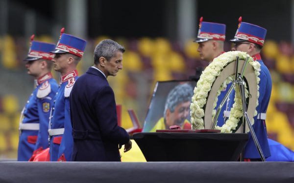 Vineri, 10 aprilie 2026, legenda fotbalului românesc, Mircea Lucescu, va fi condus pe ultimul drum