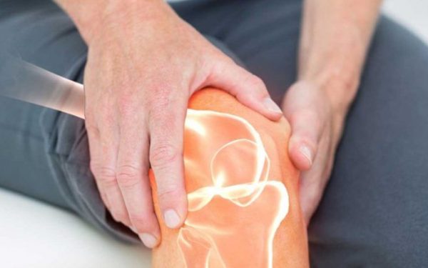 O injecție administrată direct în articulație ar putea reprezenta o schimbare majoră în tratamentul artrozei, promite o speranță nouă pentru pacienții afectați de această boală