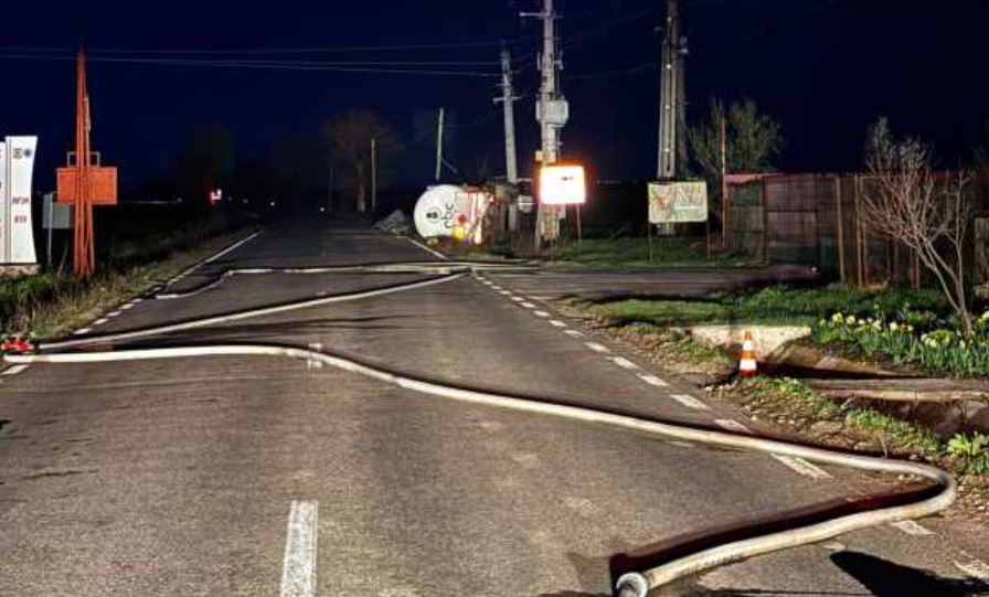 Un accident rutier produs pe DN 1D, în apropierea kilometrului 22+900, a generat evacuarea a 72 de persoane din 50 de locuințe din comuna Ciorani