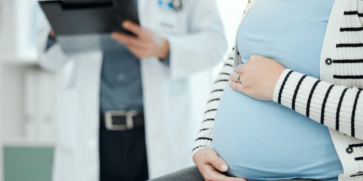 Gravidă, nevoită să fugă în Germania: 13.000€ pentru supraviețuirea bebelușului, după refuz la Filantropia București