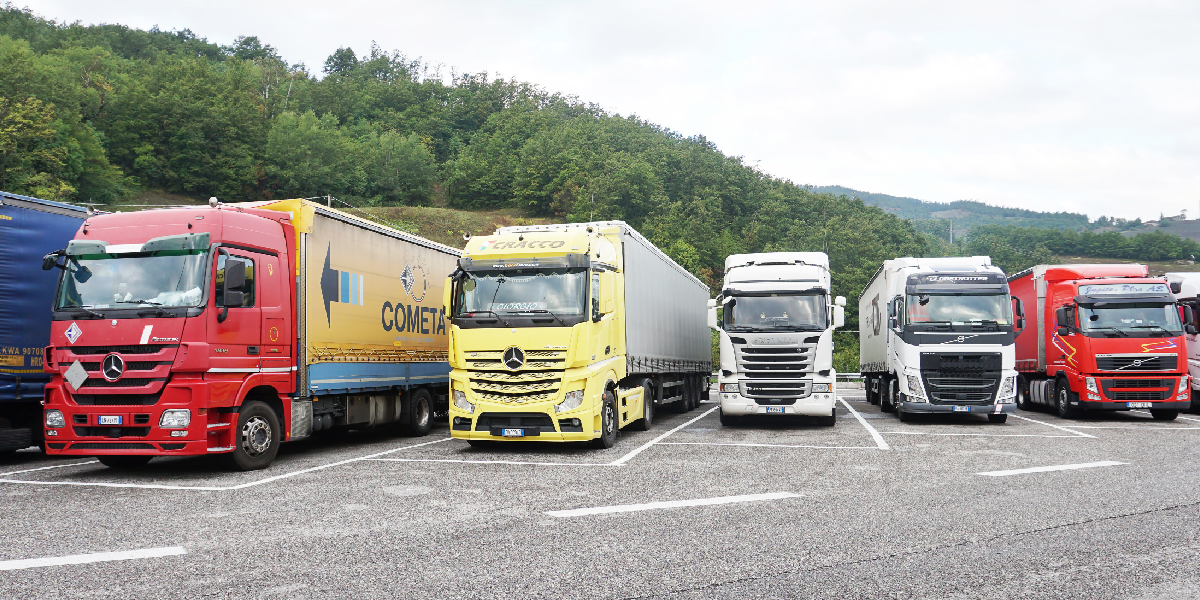 Șoferii de TIR blochează Italia: Grevă masivă pentru motorină, din 20 aprilie