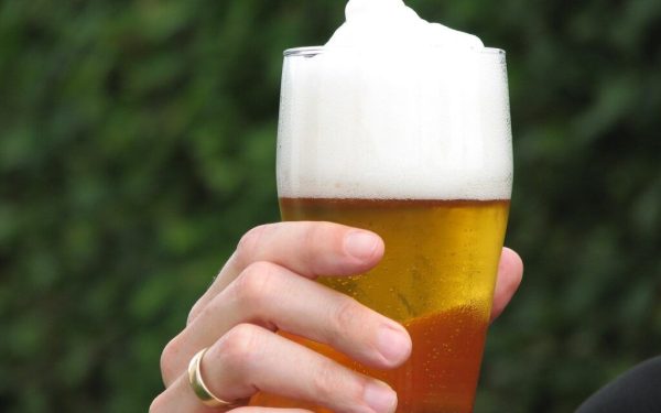 Berea zilnică te poate distruge: Află ce pățești cu ficatul și inima!