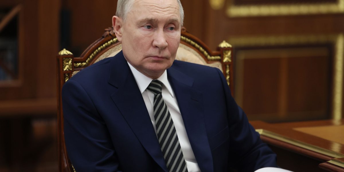 Războiul zguduie economia Rusiei: Scumpirea petrolului nu acoperă deficitul Kremlinului