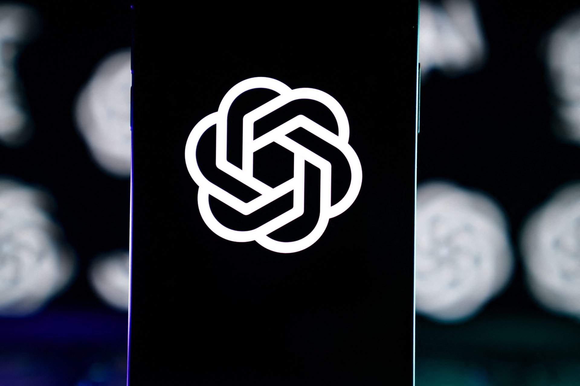 OpenAI, compania din spatele celebrului ChatGPT, a decis să suspende proiectul său principal de data center din Marea Britanie, numit Stargate UK