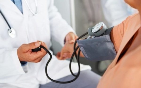 Valoarea tensiunii arteriale măsurată doar în cabinet poate fi înșelătoare Tensiunea arterială nu trebuie interpretată numai pe baza valorilor înregistrate în cabinetul medicului