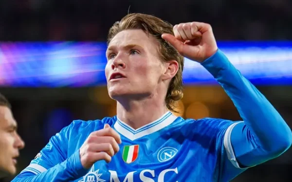 Napoli și AC Milan se vor confrunta luni seara pe stadionul Maradona în ceea ce promite să fie una dintre cele mai importante dispute din etapa finală a Serie A