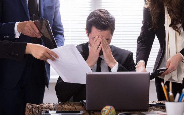 Managerii, tot mai epuizați: Cum recâștigă companiile productivitatea