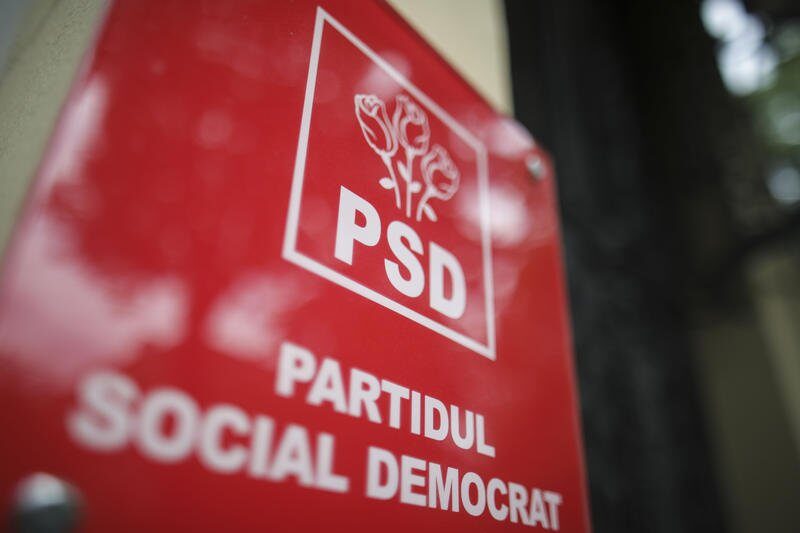 Cristian-Emanuel Cîmpan, deputat ales pe listele Partidului Oțărăniștilorilor României (POT), a decis să opteze pentru schimbarea taberei și, începând din această lună, a intrat în grupul PSD din Parlament