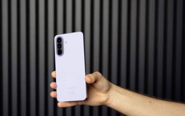 Samsung Galaxy A57: Un telefon familiar, dar nu neapărat o afacere bună Noul Samsung Galaxy A57 se lansează pe piață cu promisiunea de a continua succesul predecesorilor săi