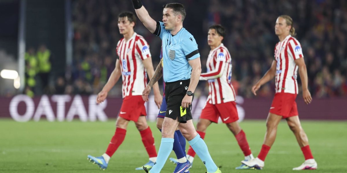 O fază controversată din meciul Barcelona – Atletico Madrid, încheiat cu scorul de 0-2, a stârnit un val de nemulțumire în rândul fanilor catalani pe rețelele sociale