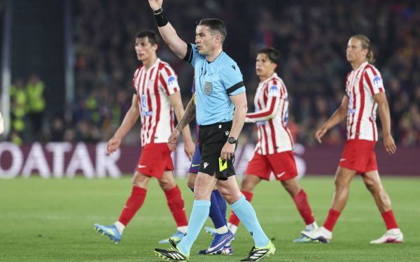O fază controversată din meciul Barcelona – Atletico Madrid, încheiat cu scorul de 0-2, a stârnit un val de nemulțumire în rândul fanilor catalani pe rețelele sociale
