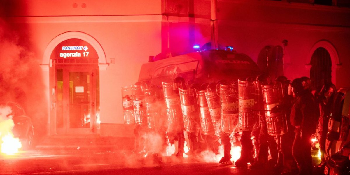 Chivu, în mijlocul scandalului: Elevii săi, vizați într-o anchetă în Italia