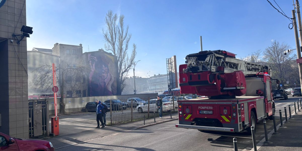 Incendiu pe bulevardul Iancu de Hunedoara: flăcări și pagube minore Un incendiu a izbucnit în această dimineață pe bulevardul Iancu de Hunedoara din București, fiind lichidat în scurt timp de către echipele de intervenție ale Inspectoratului pentru Situații de Urgență București – Ilfov
