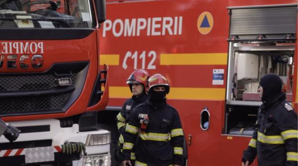 Incendiu la Mănăstirea Bistrița: Pompierii luptă cu flăcările, 6 autospeciale la fața locului