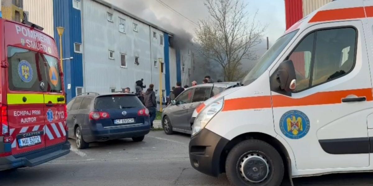 Incendiu la un bloc social din Constanța: Nouă persoane, inclusiv minori, la spital