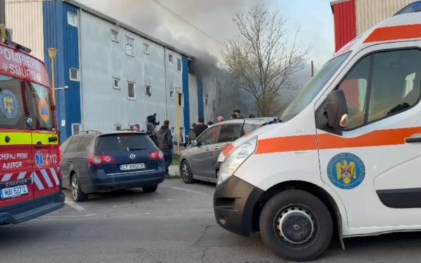 Incendiu la un bloc social din Constanța: Nouă persoane, inclusiv minori, la spital