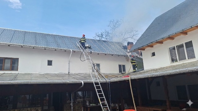 Incendiu la Mănăstirea Izbuc din Bihor: Fum dens, chilii în pericol