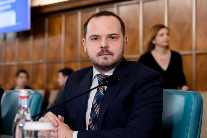 Rogobete, la Washington cu Pfizer: Datoria de 600 milioane euro, pe masa negocierilor