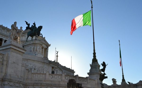 Italia, țintă: Deficit bugetar sub 3% în 2026. Cum scapă de procedura UE, spre deosebire de România