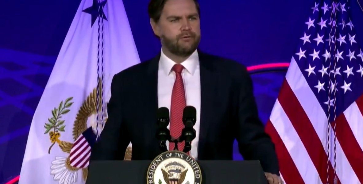 Vance, cu ochii spre Iran: „Nu vă jucați cu SUA!” Pleacă spre Pakistan