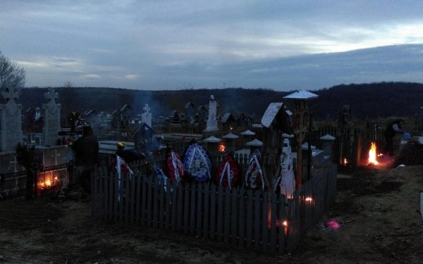 Paștele viu: JOIMARI în Oltenia, „masa” în Dobrogea și alte tradiții din România