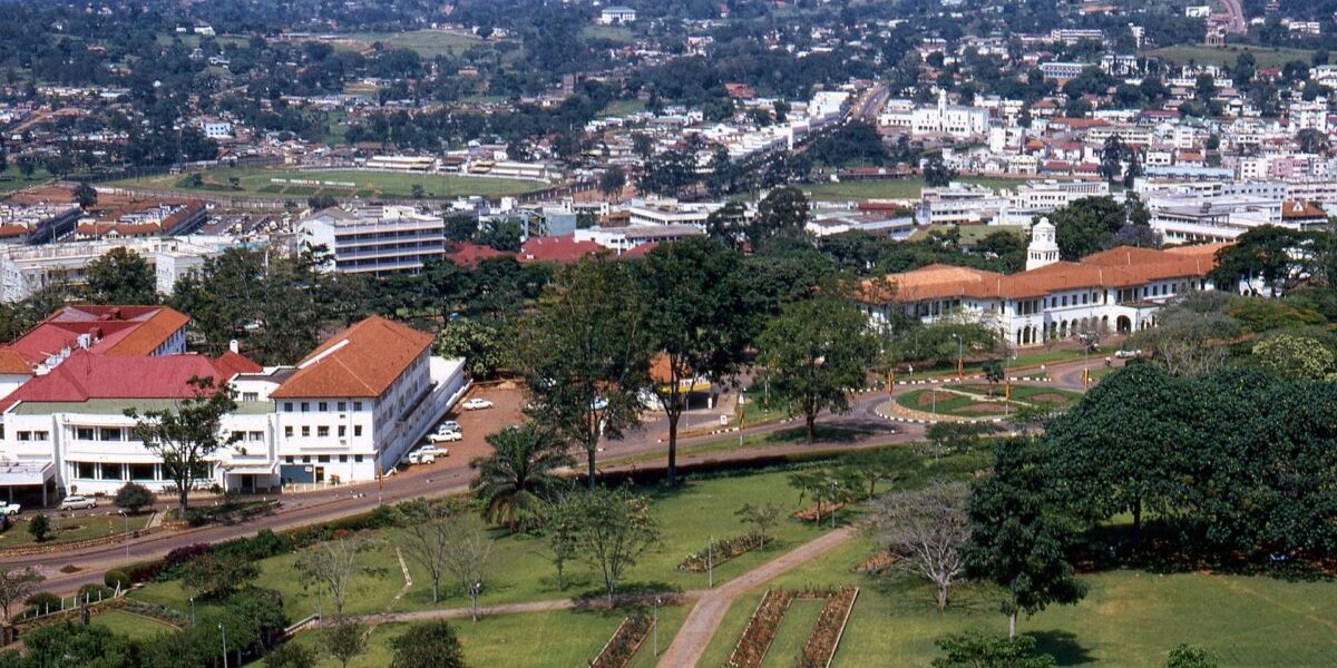 Africa cere miliardul și frumusețea supremă, ambasada pe muchie