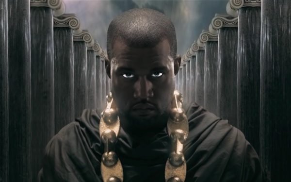 Premierul Marii Britanii critică prezența lui Kanye West la festivalul londonez, sponsorul Pepsi se retrage din cauza antisemitismului