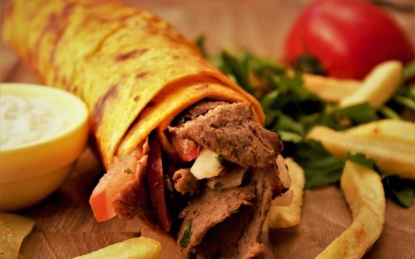 Halucinant: Cât a plătit un om pentru un kebab – 1.700 de euro!