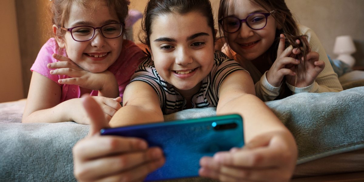 Canada, pe cale să interzică rețelele sociale pentru minori sub 16 ani