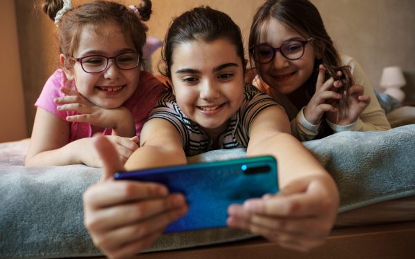 Canada, pe cale să interzică rețelele sociale pentru minori sub 16 ani