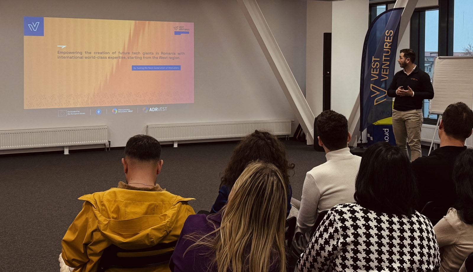 Nouă startup-uri din România și din Europa au fost selectate din aproape 100 de aplicații pentru prima cohortă a programului de accelerare derulat de Vest Ventures, primul fond de investiții de capital de risc din vestul țării, cofinanțat din fonduri europene, potrivit unui comunicat transmis luni către StartupCafe.ro