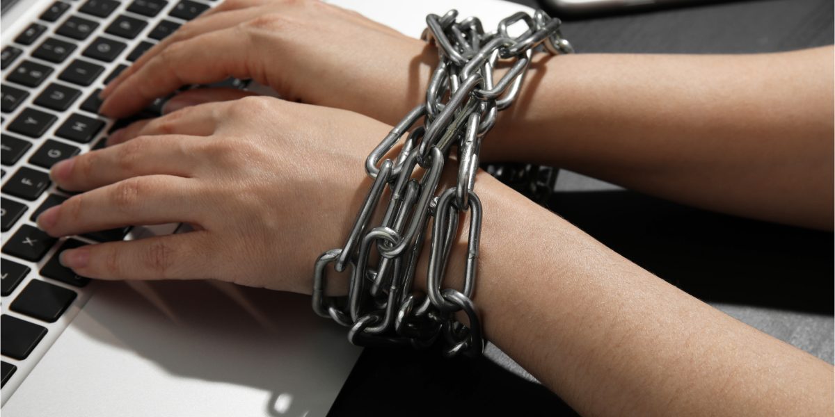 Libertatea pe net în 2026: România, pe ce loc? Un stat a primit 0 puncte