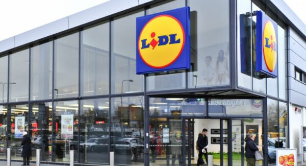 Lidl atacă piața mobilă: Concurență dură pentru Orange, Digi și Vodafone