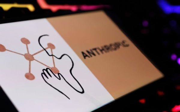 Startup-ul Anthropic, giganti în securitatea cibernetică: Proiectul „Glasswing” și modelul AI avansat Claude Mythos Preview Startup-ul de inteligență artificială Anthropic a lansat o inițiativă amplă, în colaborare cu nume grele din industria tehnologică, precum Amazon, Microsoft și Apple