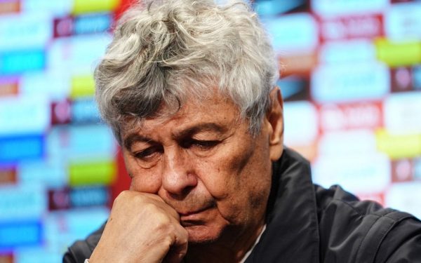 Fostul selecţioner al României, Mircea Lucescu, se află în stare gravă la Spitalul Universitar din București, fiind plasat în comă indusă după agravarea stării sale de sănătate