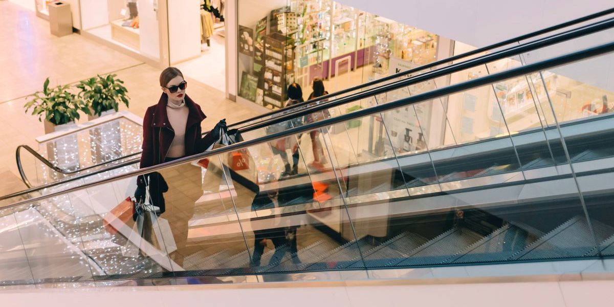 Programul Centrelor Comerciale din București în Perioada Sărbătorilor Pascale Centrele comerciale din București își adaptează programul de funcționare pentru a face față fluxului de cumpărători din perioada sărbătorilor de Paște